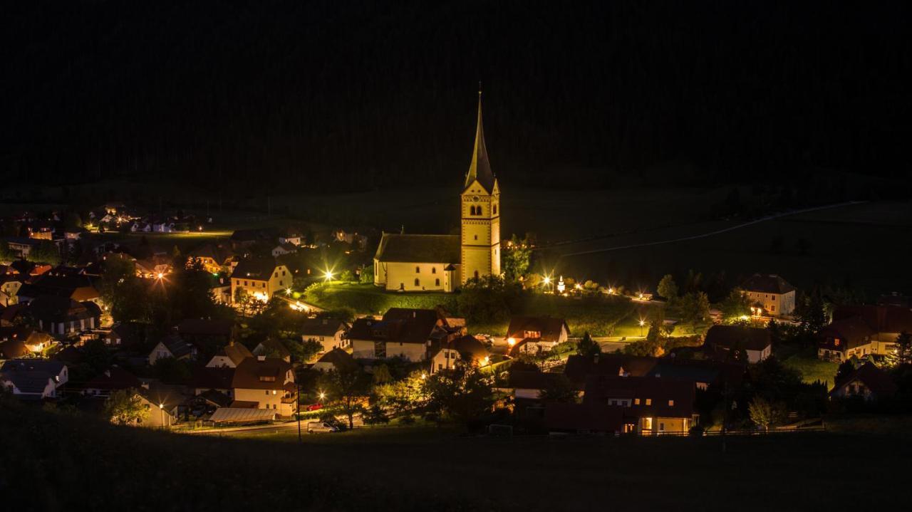 Camping Bella Austria Sankt Peter am Kammersberg Exterior photo